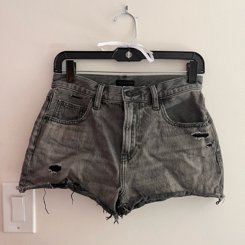 Uniqlo Gray Distressed Jean Shorts🪽